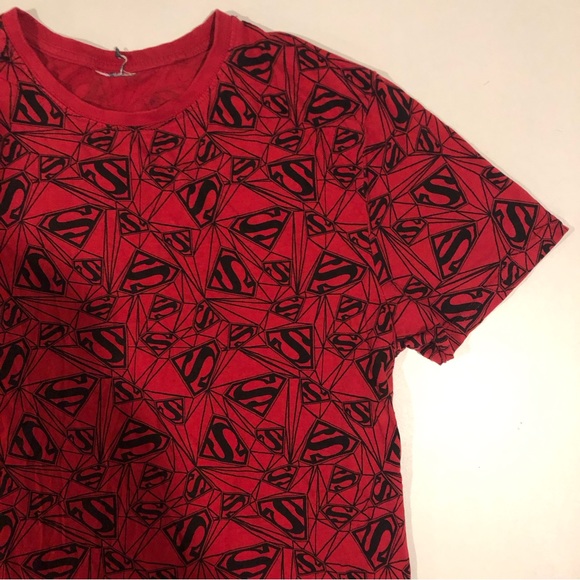 Superman Short Sleeve Tee Mens size Medium Red and Black Color - Picture 4 of 11